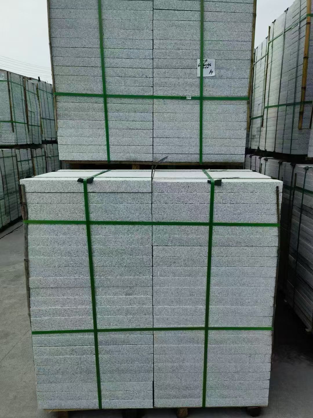 防城港 火烧面地铺石，街道广场园林市政工程板，1.8~5.0厚均有现货