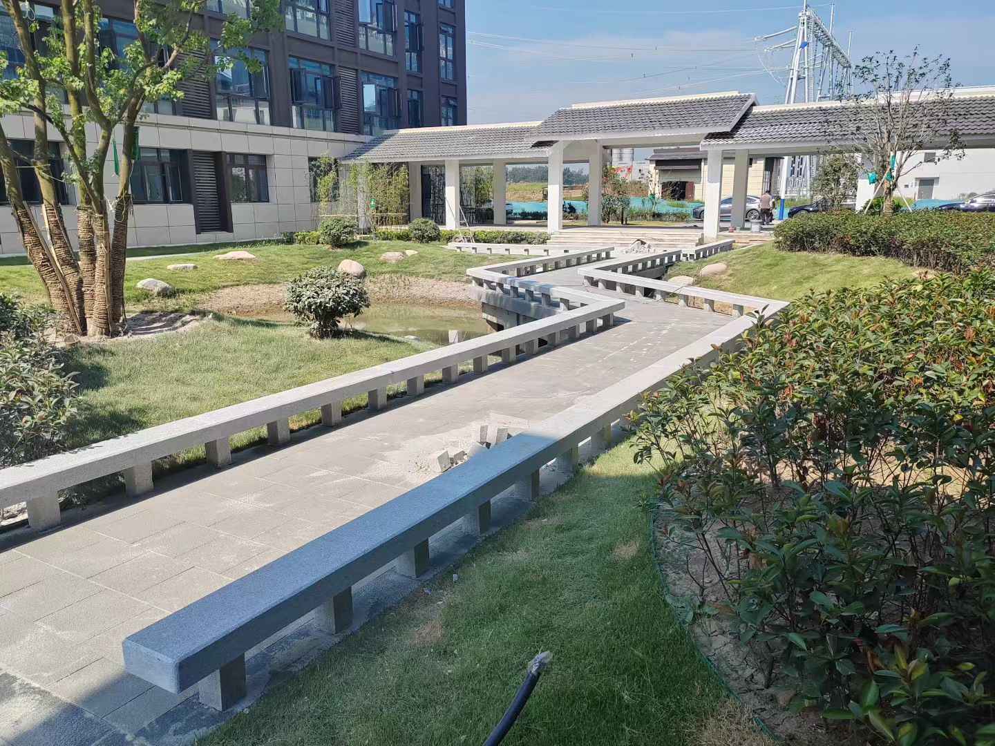 防城港 芝麻灰小区坐凳&栏杆安装效果